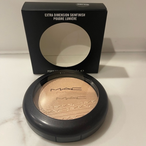 MAC Skinfinish highlighter - Picture 2 of 7